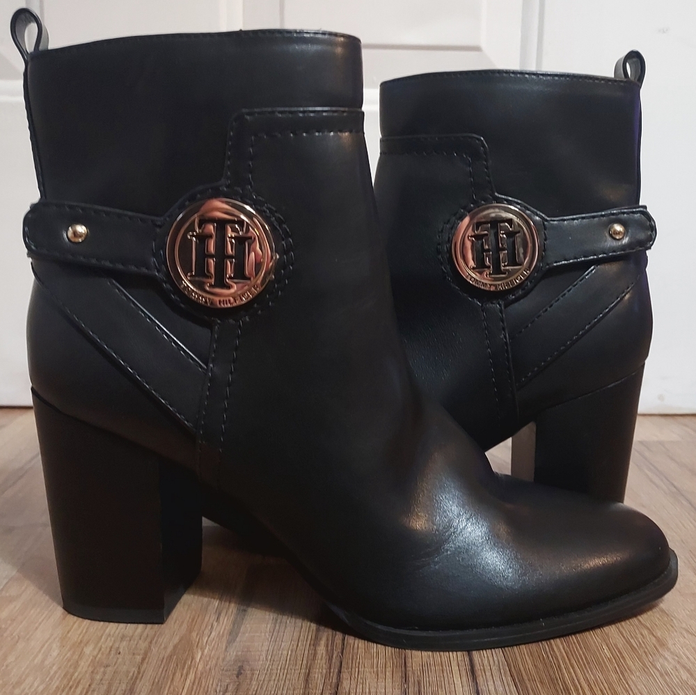 Tommy Hilfiger Vegan Leather Black Ankle Boots with Gold Emblem Women's Size 8.5